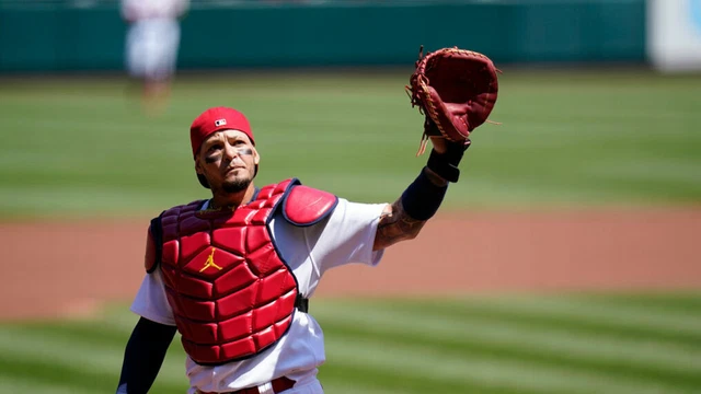 Yadier Molina Baseball Cards - Base Cards, Inserts, #'d etc. - You Pick