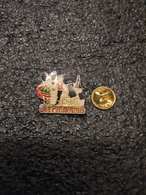 Pin's les petits amis Alsace alsacien franche elsass - Pin Pins Badge Jan23