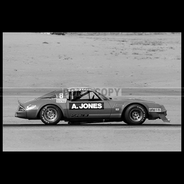 Photo A.039279 CAMARO Z28 EMERSON FITTIPALDI IROC RIVERSIDE RACE 3 1978