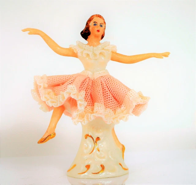 Poupée Ancienne En Porcelaine, Demi-figure Avec Robe En Dentelle Vintage