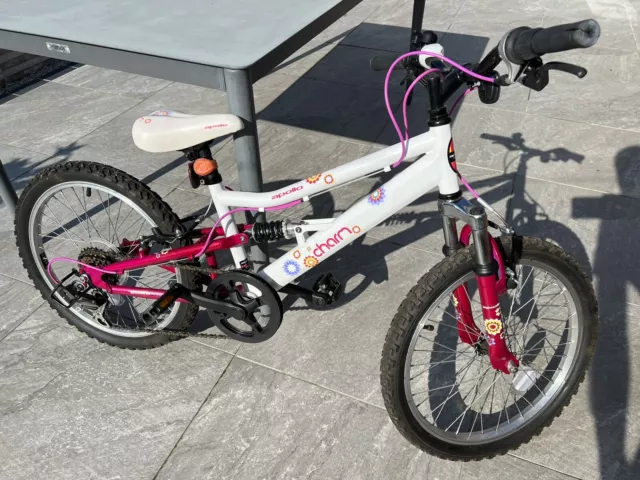 Halfords best sale charm bike