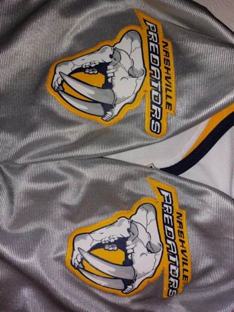 Nashville predators jersey reebok men medium white skull shoulders silver arms