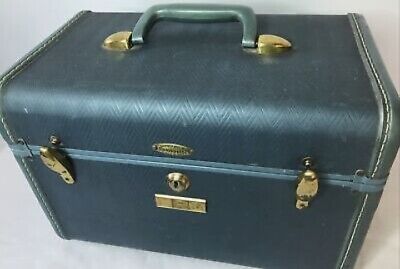 Vintage Train Case, Circle Luggage Co. Philadelphia Samsonite size approx.