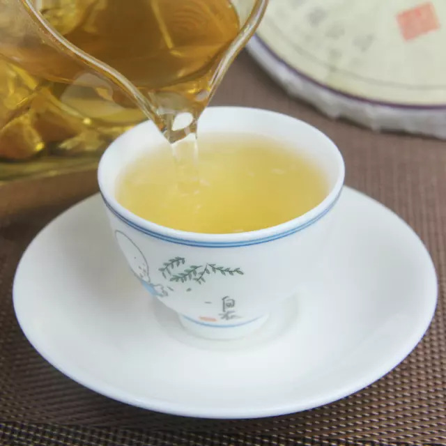 357g Icelandic Ancient Tree Tea Mengku Pu'er Tea Cha Tea Yunnan Seven Seed Cake