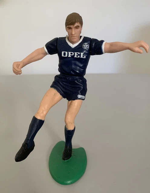 Vingt ans avant Karim Benzema, Eric Cantona était persona non grata en Bleu Vingt ans avant Karim Benzema, Eric Cantona était persona non grata en Bleu