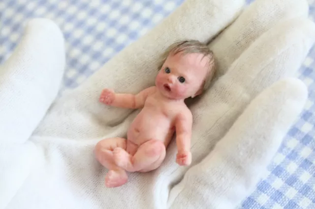 Reborn Bambola Completo Silicone Mini Assonnati Bambino Fatto a Mano Raro 6cm