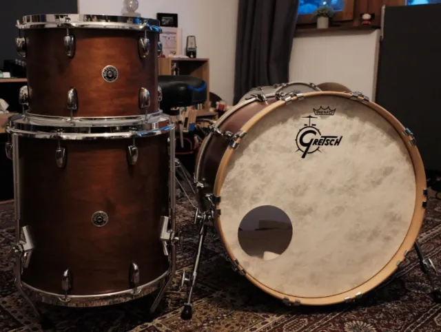 GRETSCH USA Brooklyn Mahogany 22",13",16" Drumset