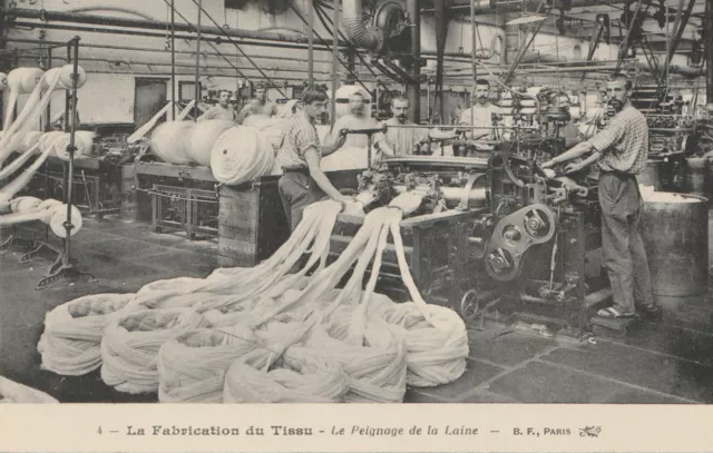 59 Cpa N° 4 La Fabrication Du Tissu Le Peignage De La Laine