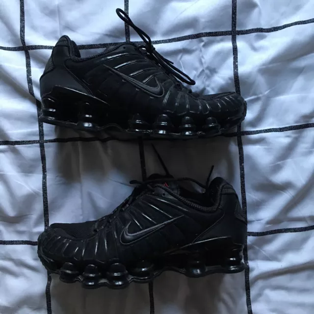 Nike shox 2025 nere uomo