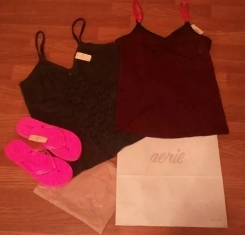 NWT aerie AE 5pc Gift Set 2 Brand NEW Tank Tops Pink FlipFlops Tissue AEO Bag 2