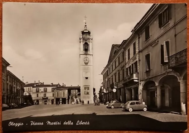 Oleggio (Novara). Piazza Martiri della Libertà.