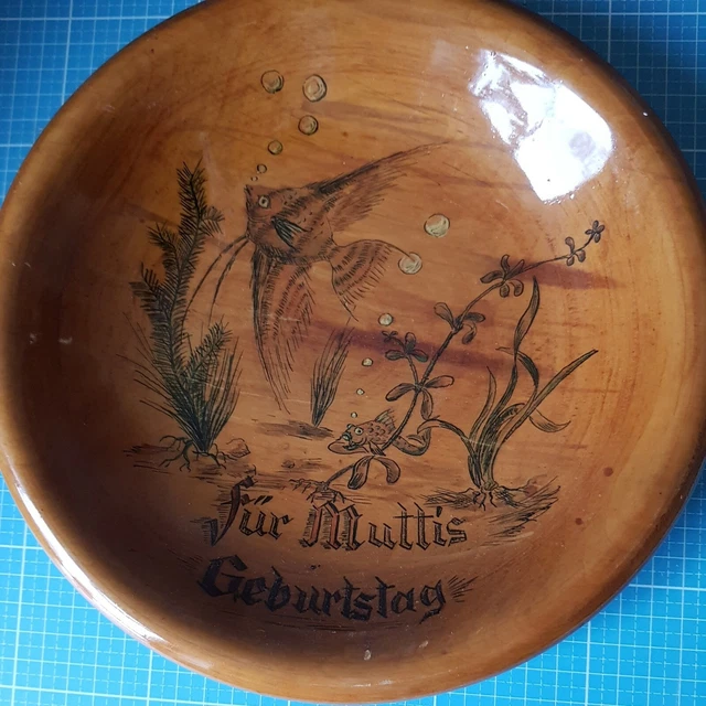 ANTIKER HOLZTELLER &amp;FÜR Muttis Geburtstag, Herstellungsjahr 1952 EUR 1 ...