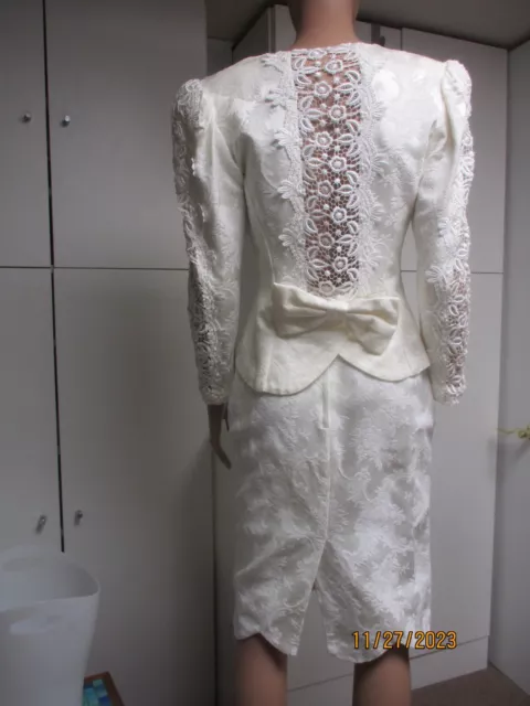 1980-90s Jessica McClintock Bridal White Floral Brocade Jacket Skirt Suit Sz. 6