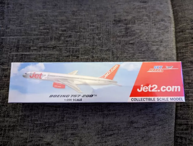 Jet2.com Boeing 757-200 Model Aeroplane  NEW Sky Marks 1:200 Scale Model SKP1001