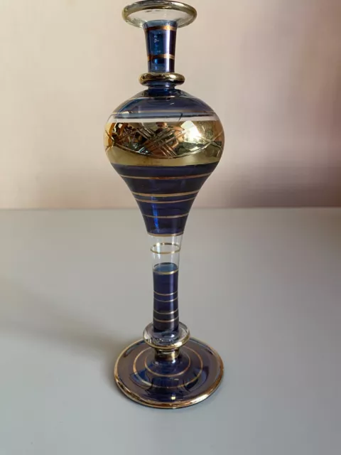 Glaskunst sehr leichte elegante Vase dunkelblau und golden ca. 6,5 x 18,5 cm