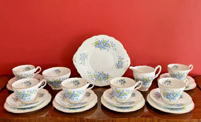 Stunning Vintage Regency Forget Me Not 21 Piece Tea set - Excellent Condition