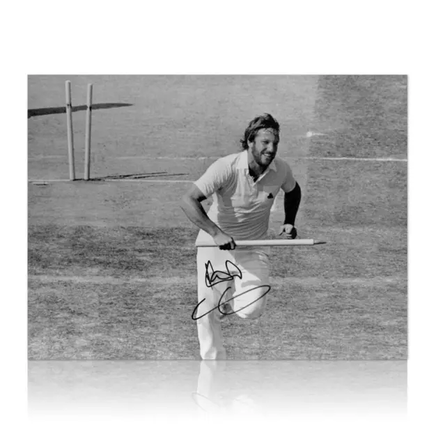 England cricket legend Sir Ian Botham signed 16 x 12 Ashes photograph