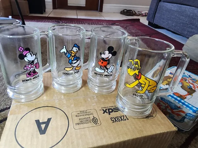 Set Of 4 Vintage Disney  Mickey Mouse Clear Glass Beer Mugs Minnie Pluto Donald