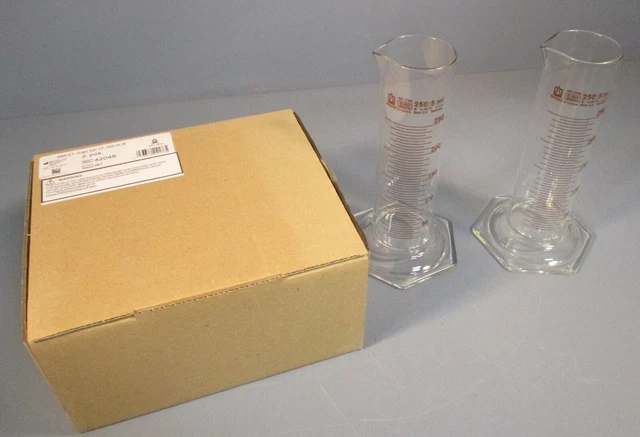 Box 2 Silberbrand 42048 Eterna 250 ml: 5 ml Borosilicate 3.3 Graduated Cylinder