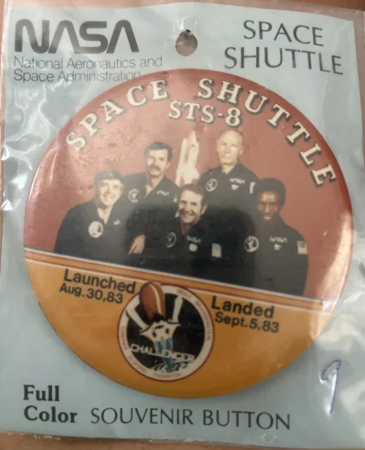Vintage NASA STS-8 SPACE SHUTTLE CHALLENGER Button PIN crew photo 8/30-9/5/1983