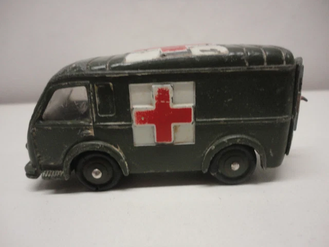 Dinky Toys Ambulance Militaire Renault-Carrier - Miniature Ancienne Collection