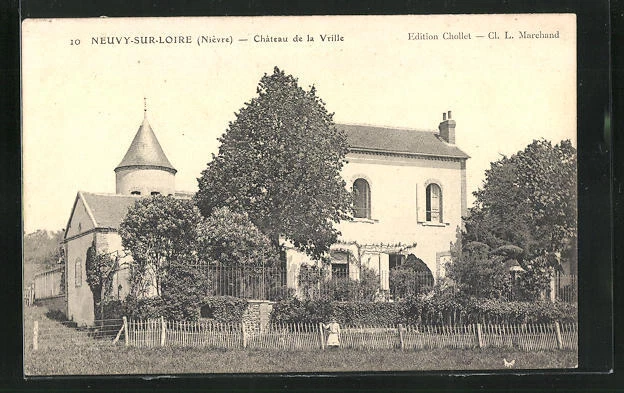 CPA Neuvy-sur-Loire, Chateau de la Vrille