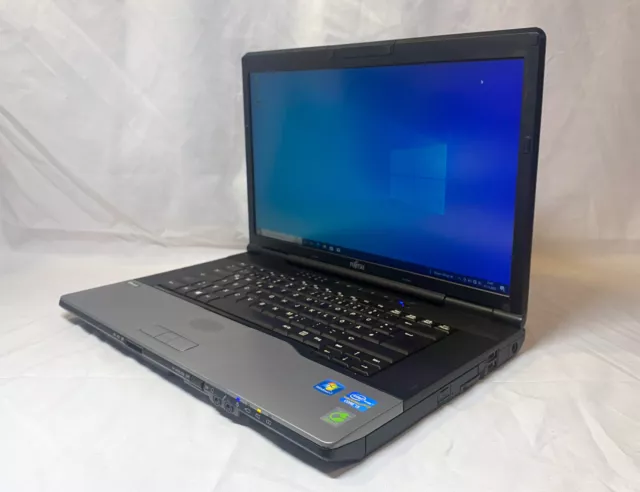 Lifebook E752 i3 3110M 4GB Ram 320GB HDD 15,6" LED DVDRW RS 232 WIN 7 Prof 32bit