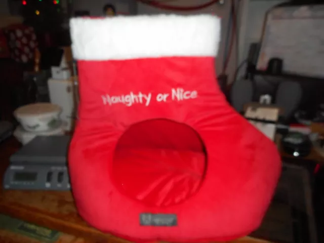 New with Tags NANDOG PET GEAR Christmas Stocking MICRO PLUSH DOG CAT Cave BED