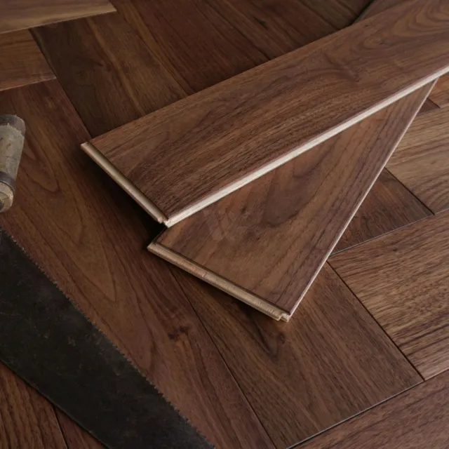 Pavimento in legno di noce americano 2 piedi / parquet a spina di pesce oliato UV ingegnerizzato ECW4