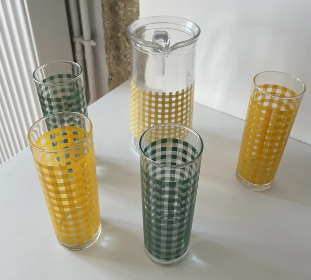 Service à orangeade vintage, pichet avec 6 verres à Service à orangeade vintage, pichet avec 6 verres à