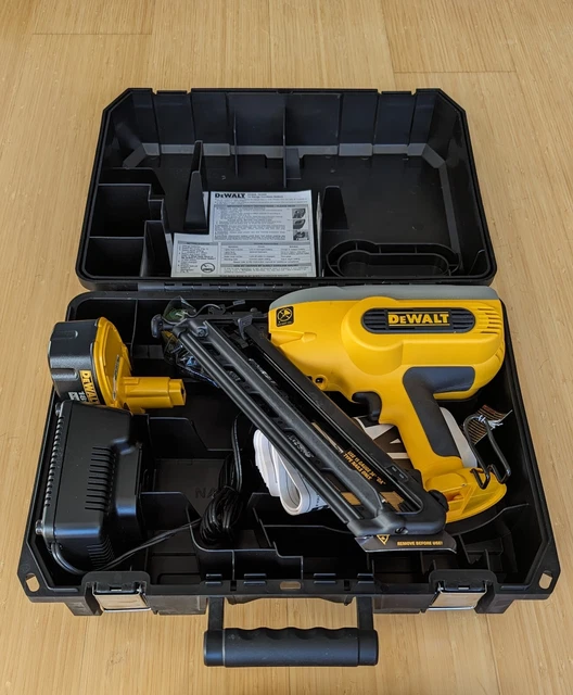 Dewalt 15 Gauge Cordless Finish Nailer FOR SALE PicClick