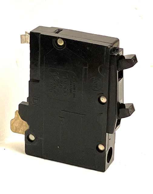 Square D QOT2020 20 Amp Tandem Circuit Breaker – 1 Pole 120V – Used