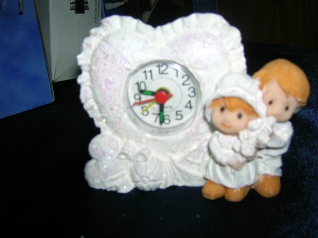 Alarm Clock(Unique Heart Shape) Battery Operated  Great Gift Idea. 4" X  3 1/4".