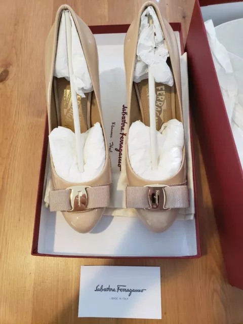 Salvatore Ferragamo Pimpa Patent Leather Pump- Bisque Nude - SZ5.5C - BNIB