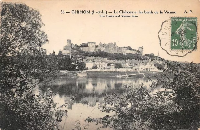 CHINON - Le Château et les bords de la Vienne