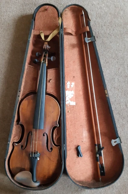 Old / Antique : 'Jacobus Stainer' Style Cased Violin : 4/4 size? For restoration