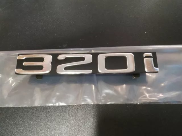 BMW E21 emblem front "320i" grilles !NEW! NLA GENUINE 51141879514