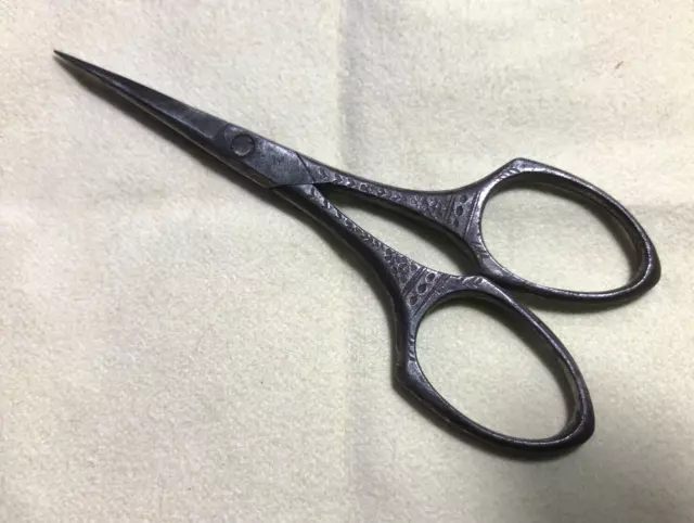 https://www.picclickimg.com/HDgAAOSw~O1llDEP/Antique-Steel-Scissors-Embroidery-Sewing-Engraved-Flowers-Gothic.webp