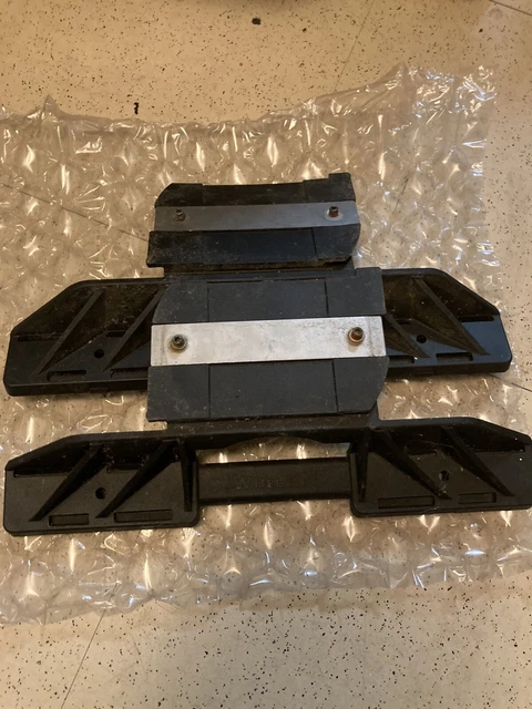 Whelen  Mounting Feet Lfl Pair