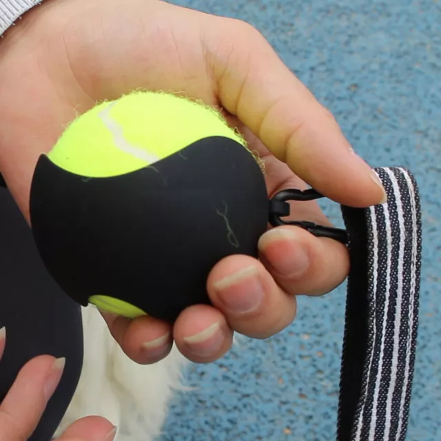 1*Tennis Ball Holder with Hook Lightweight Easy Installation Hands-Free Pet Ball