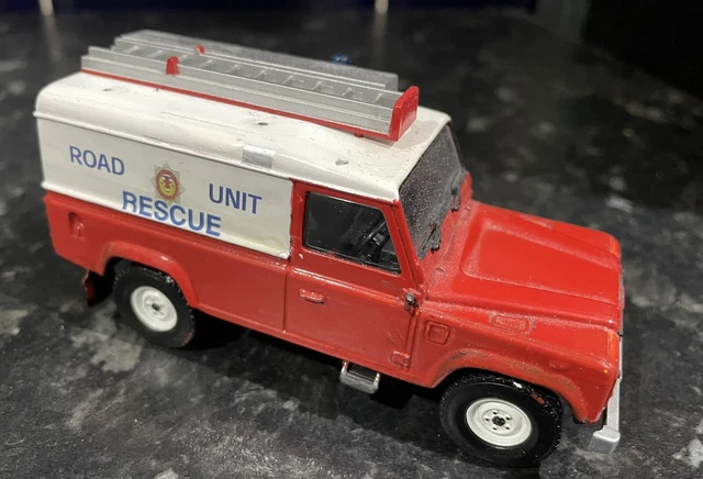 SCOTTISH FIRE LAND Rover Defender Road Rescue Unit 1/43 £20.00 ...