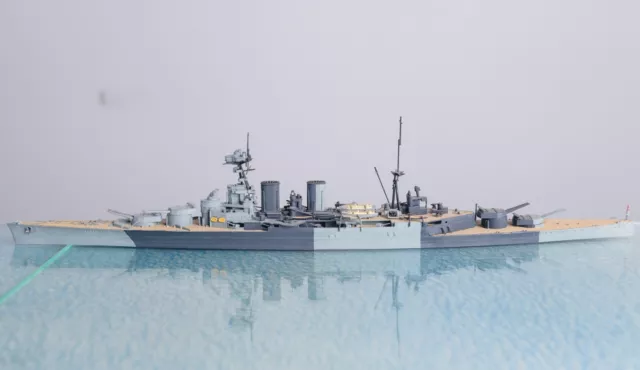 Schlachtkreuzer HMS Hood - Revell H-2151 - 1:720 - gut gebaut + bemalt