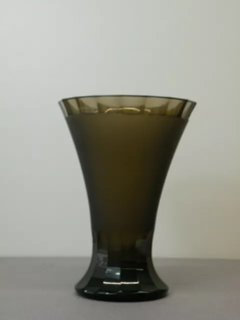 Art-Déco geschliffene Glas-Vase, um 1930, braun