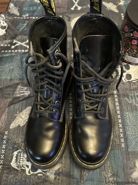 EUC Doc Martens Dr. Martens AirWair 1460 Bex Black 25345001 Smooth Women 6 Men 5