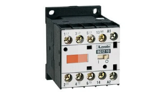Power contactor 3P 12A 5.7kW at 400VAC AC3, coil 110VAC 50/60Hz, 1Z 0R 11 /T2UK