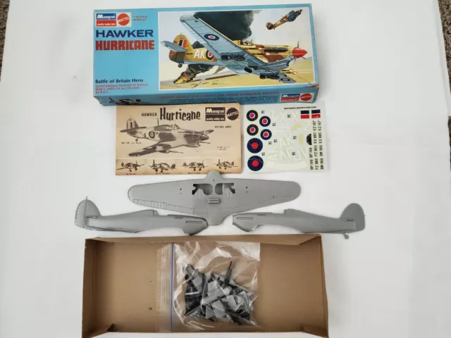 World Warii Royal Air Force Hurricane Fighter Hawker Model Kit Complete Kit