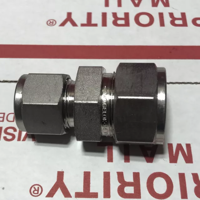 NEW Swagelok SS-1210-6-8 Reducing Union, 3/4 in. x 1/2 in Tube OD