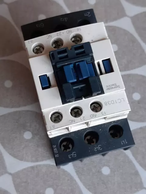 Contactor LC1D38 Schneider 110v 50/60 hz coil