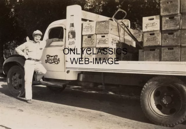 1940s PEPSI-COLA MAN FLATBED DELIVERY TRUCK WOOD CASE BOTTLE SODA POP 8X10 PHOTO