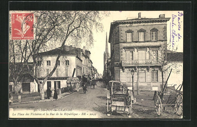 CPA Sainte-Foy-la-Grande, la Place des Victoires et la Rue de la Republique 191